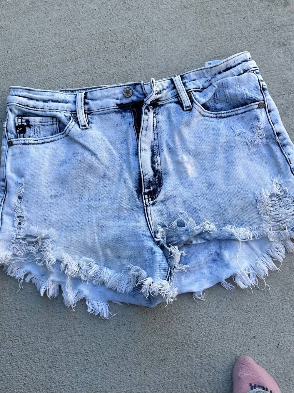 KanCan Light Wash Distressed Frayed Hem Jean Shorts